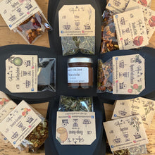 Carica l&#39;immagine nel visualizzatore di Gallery, BOX da 12 gusti + 1 confettura+ 1 crema Nocciola Profumi di Tè
